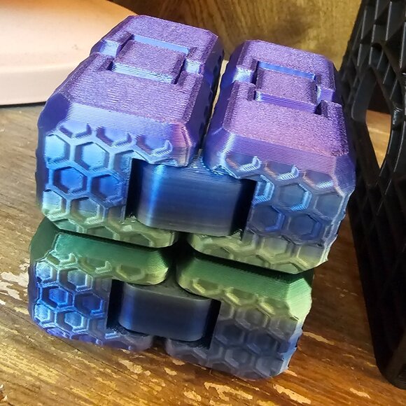 Fidgets - Picture 9 of 10